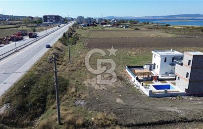 LAPSEKİ ÇARDAK’TA ANAYOL ÜZERİNDE SATILIK ARSA