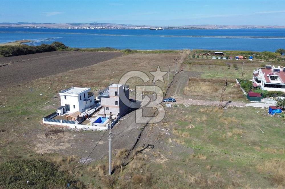 LAPSEKİ ÇARDAK’TA ANAYOL ÜZERİNDE SATILIK ARSA