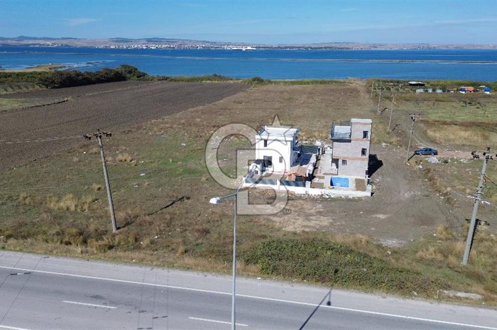 LAPSEKİ ÇARDAK’TA ANAYOL ÜZERİNDE SATILIK ARSA