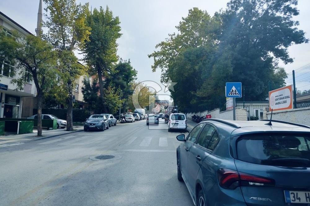 HÜRRİYET CADDESİ ÜZERİNDE DİKMEN CADDESİNE 1 BİNA İÇİ TAMAMEN YENİLENMİŞ 3+1 