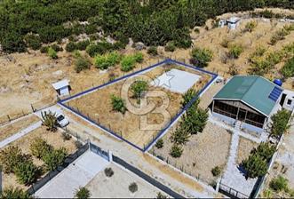 SATILIK TARLA BORNOVA YAKAKÖYDE SİTE İÇERİSİNDE 500 m2