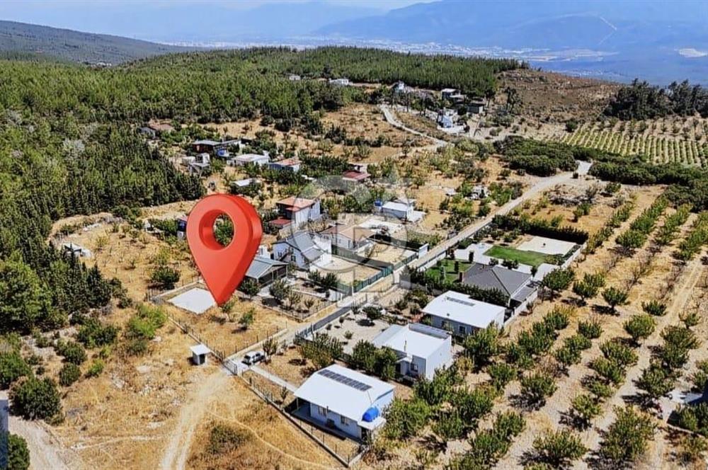 SATILIK TARLA BORNOVA YAKAKÖYDE SİTE İÇERİSİNDE 500 m2