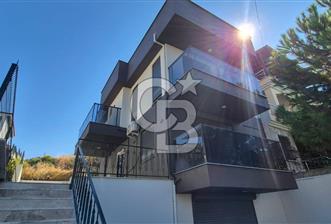 Kuşadası Soğucak mevkiin'de Satılık Villa 