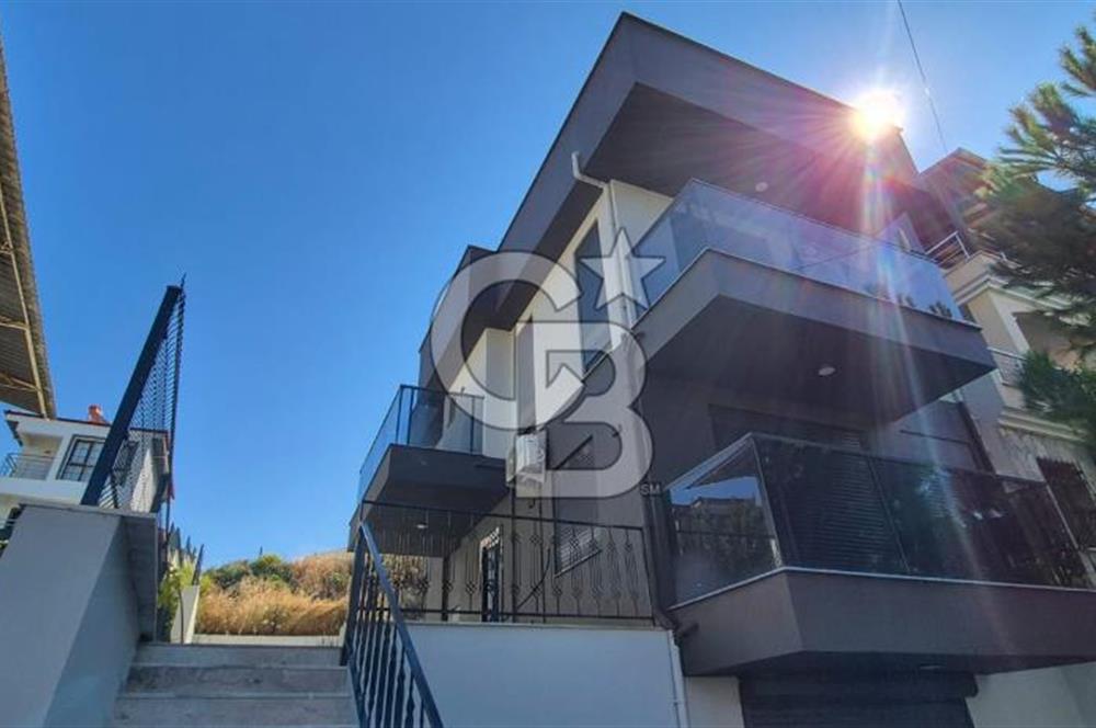 Kuşadası Soğucak mevkiin'de Satılık Villa 