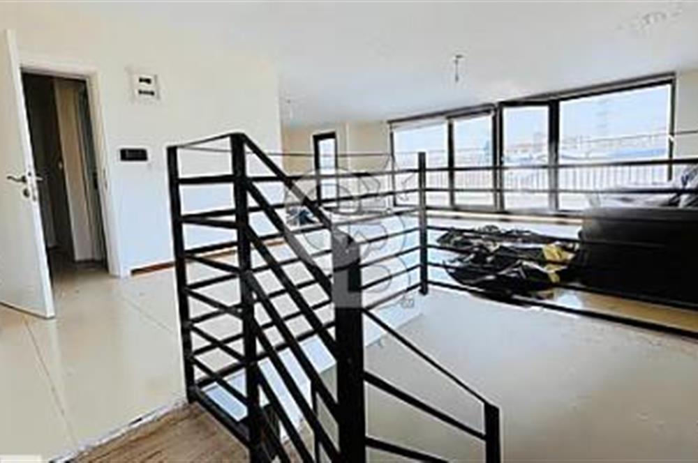 ALACAATLIDA OFİS VEYA KONUT KULLANIMINA UYGUN 4+1 ÇATI DUBLEKSİ