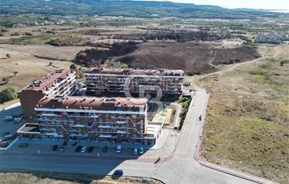 ÇANAKKALE KEPEZ KORUKENT SİTESİNDE CADDE ÜZERİ SATILIK DÜKKAN 