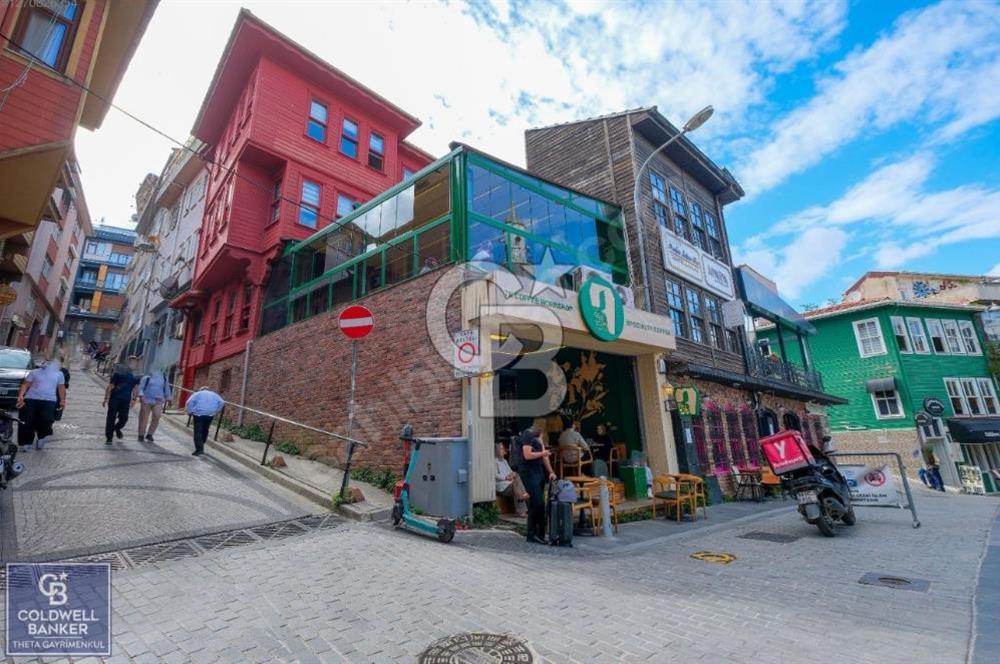 Üsküdar merkezde satılık dükkan ve bina. takasa açık.