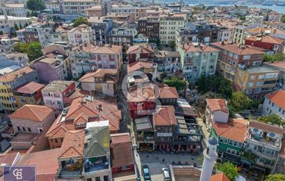 Üsküdar merkezde satılık dükkan ve bina. takasa açık.