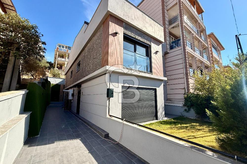 ATATÜRK MAH. MERKEZİ KONUMLU DENİZ MANZARALI SATILIK 4+1 VİLLA