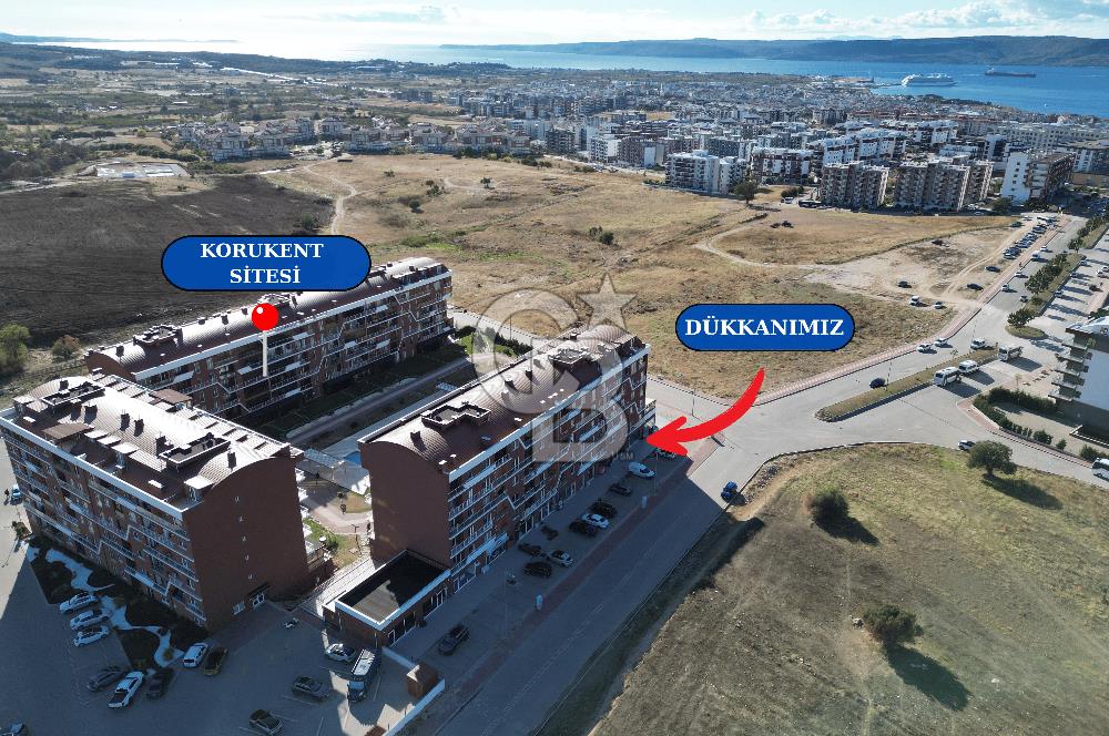 ÇANAKKALE KEPEZ KORUKENT SİTESİNDE CADDE ÜZERİ SATILIK DÜKKAN 