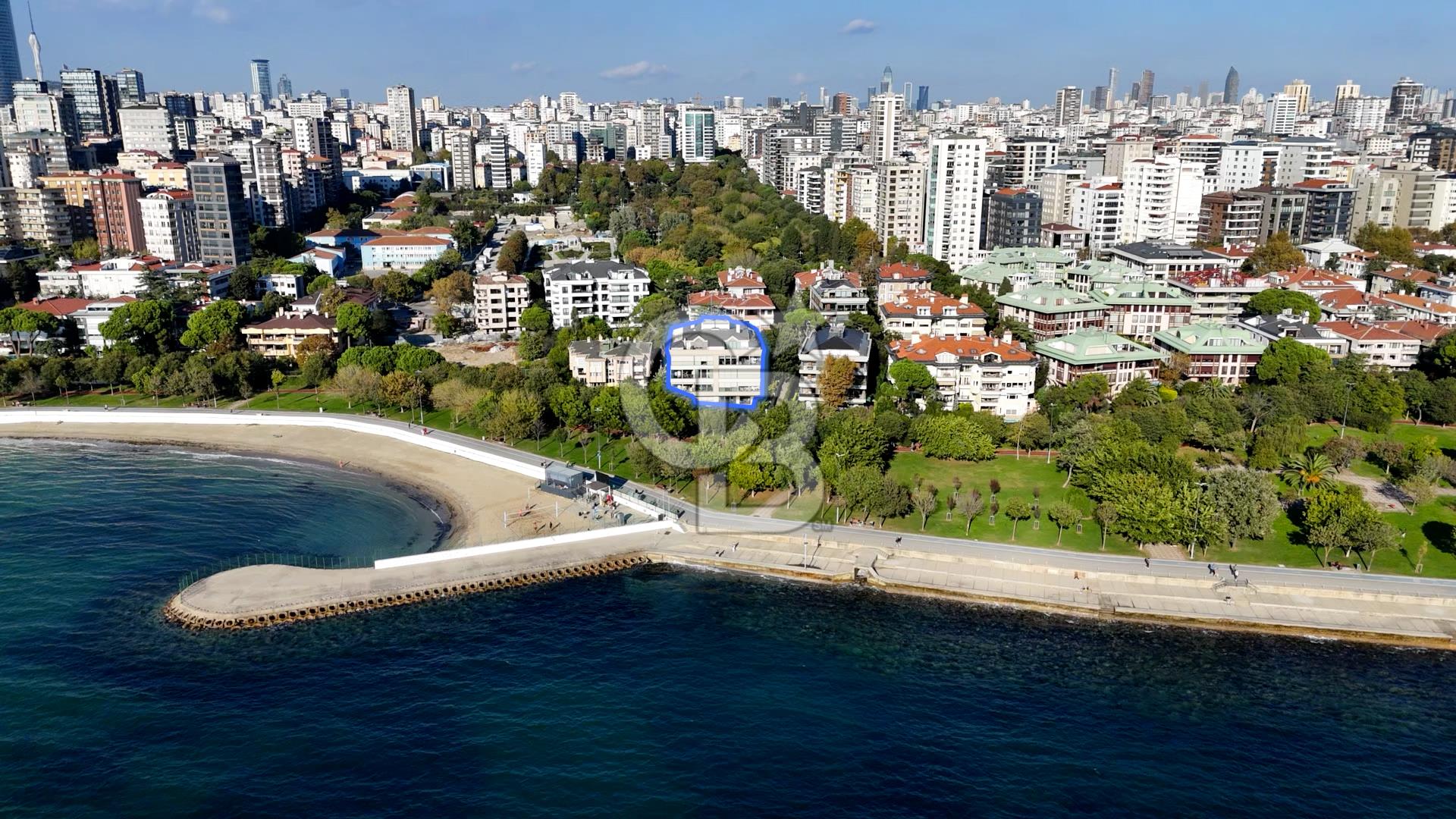 CADDEBOSTAN SAHİLDE FULL DENİZ MANZARALI 380m2 7+2 BAHÇE DUBLEKS 