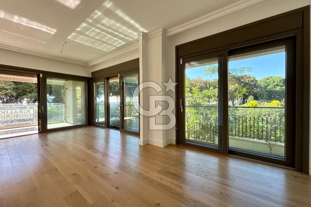 CADDEBOSTAN SAHİLDE FULL DENİZ MANZARALI 380m2 7+2 BAHÇE DUBLEKS 