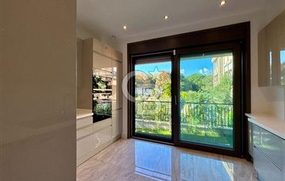 CADDEBOSTAN SAHİLDE FULL DENİZ MANZARALI 380m2 7+2 BAHÇE DUBLEKS 
