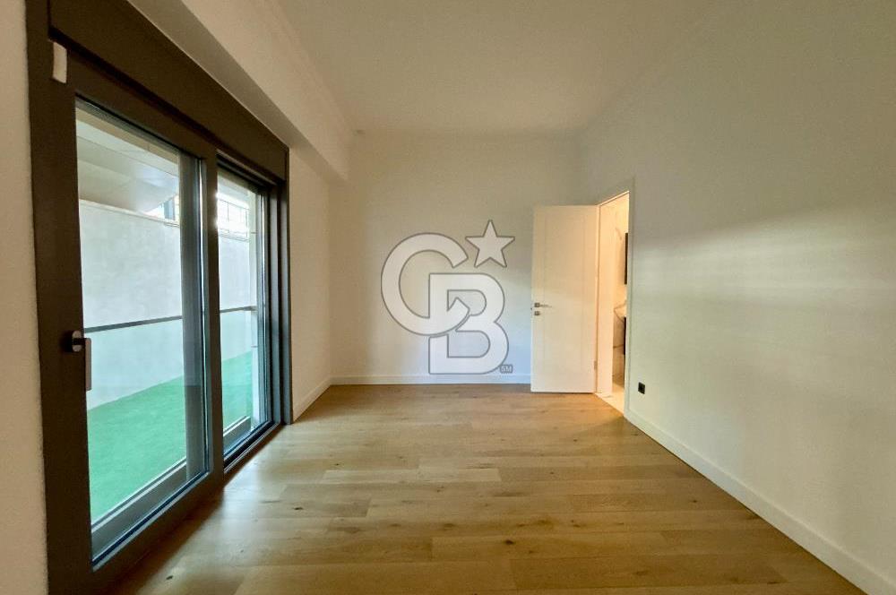 CADDEBOSTAN SAHİLDE FULL DENİZ MANZARALI 380m2 7+2 BAHÇE DUBLEKS 