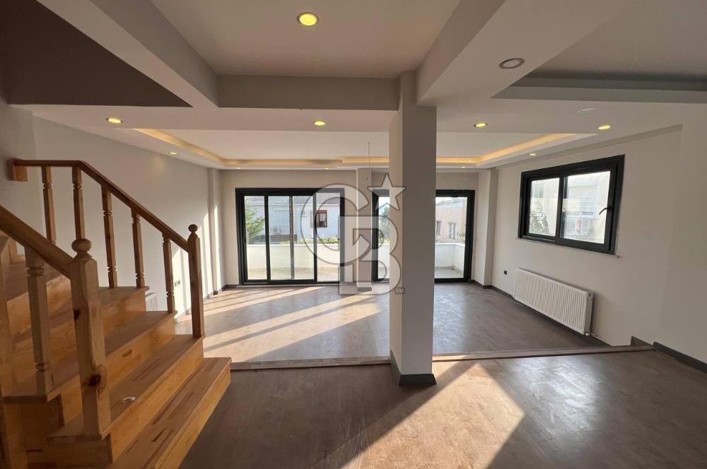 Beylıkdüzü Full Deniz Manzaralı 6+2 Tripleks Villa