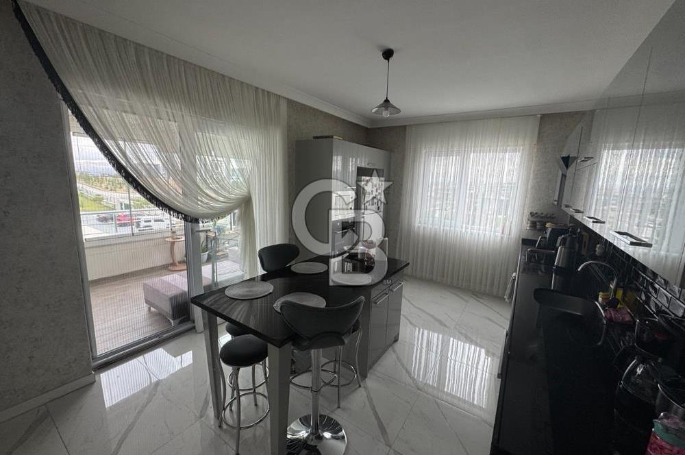 YENİ BAĞLICA'DA MERKEZİ KONUMDA, KİLERLİ,GİYİNME ODALI 4+1 DAİRE