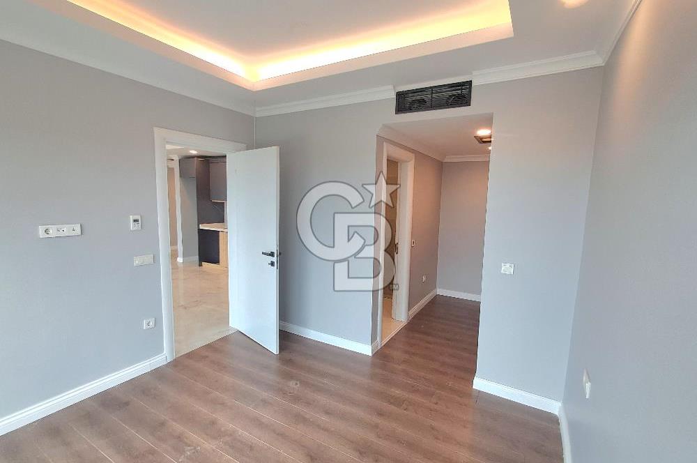 Arnavutköy Durusu'da Satılık Tripleks Villa, Göl Manzaralı