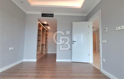 Arnavutköy Durusu'da Satılık Tripleks Villa, Göl Manzaralı