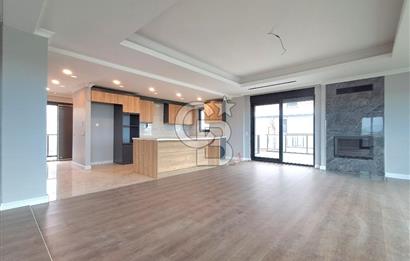 Arnavutköy Durusu'da Satılık Tripleks Villa, Göl Manzaralı