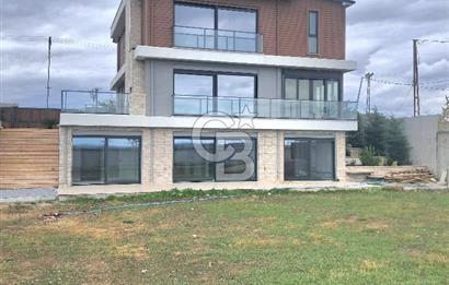 Arnavutköy Durusu'da Satılık Tripleks Villa, Göl Manzaralı