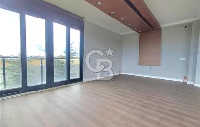 Arnavutköy Durusu'da Satılık Tripleks Villa, Göl Manzaralı