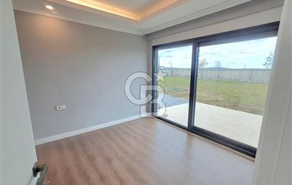 Arnavutköy Durusu'da Satılık Tripleks Villa, Göl Manzaralı