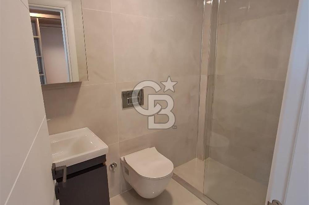 Arnavutköy Durusu'da Satılık Tripleks Villa, Göl Manzaralı