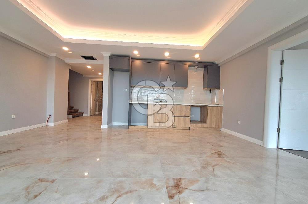 Arnavutköy Durusu'da Satılık Tripleks Villa, Göl Manzaralı