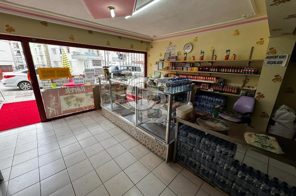 3.2 M CİROLU/İLKOKULA CEPHE/ARAÇ TAKASLI/YOĞUN MÜŞTERİLİ PASTANE