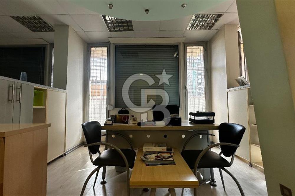 İzmir Bayraklı Manavkuyu’da SATILIK 161 m2 Dükkan