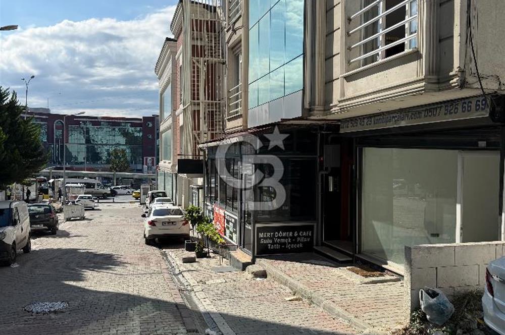 Çift Cepheli Metrobüse ve E-5'e 100mt Kiralık Dükkan