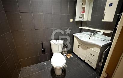 Bornovanın En İşlek Noktasında Küçük Parkta Kiralık Dükkan
