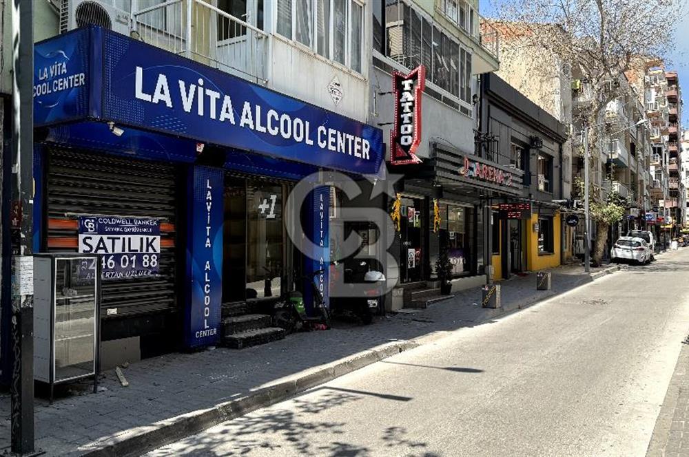 Bornovanın En İşlek Noktasında Küçük Parkta Kiralık Dükkan