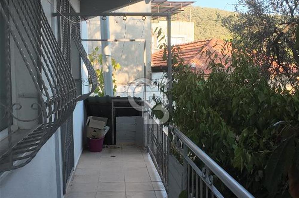 BUCA KIRKLAR KÖYÜ’NDE SÖMİNELİ, BAHÇELİ SATILIK MÜSTAKİL KÖY EVİ