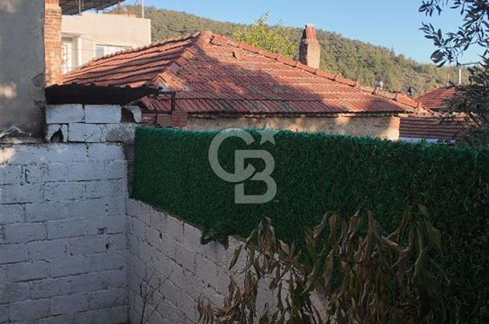 BUCA KIRKLAR KÖYÜ’NDE SÖMİNELİ, BAHÇELİ SATILIK MÜSTAKİL KÖY EVİ