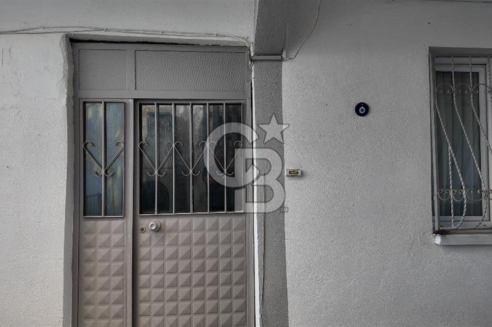 BUCA KIRKLAR KÖYÜ’NDE SÖMİNELİ, BAHÇELİ SATILIK MÜSTAKİL KÖY EVİ