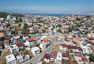 UMUT MAHALLESİ’NDE KOMPLE SATILIK 3 KATLI BİNA