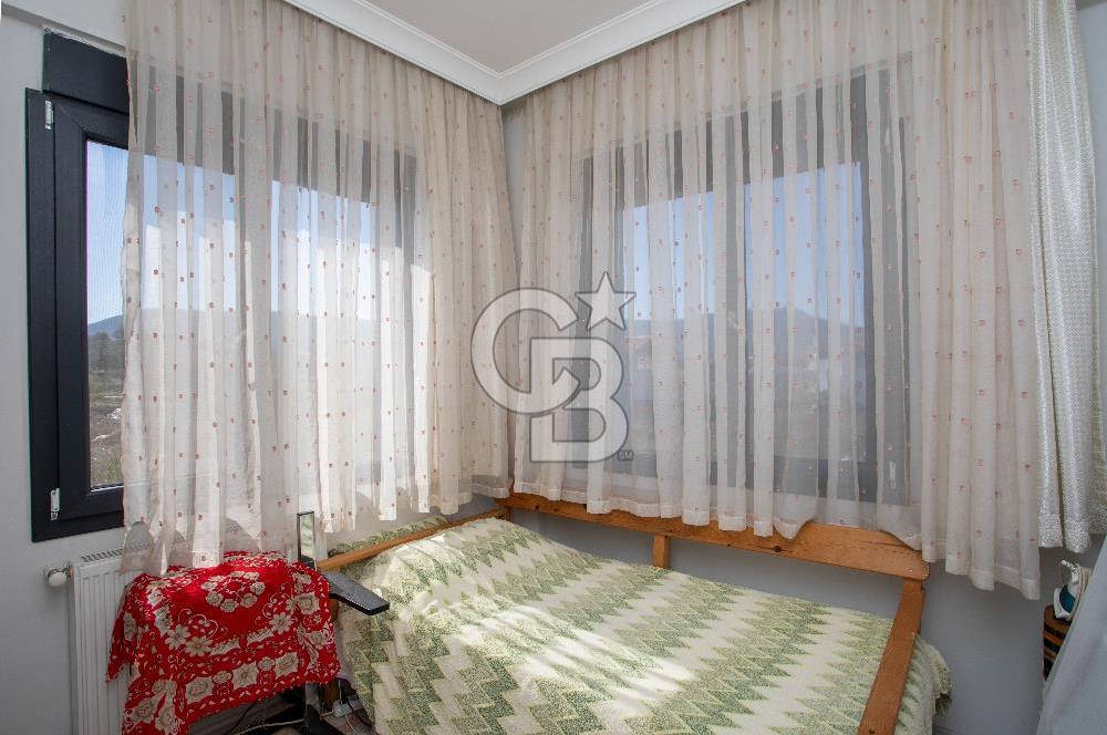 Yenifoça Gencelli'de Satılık 3+1 Tripleks Villa