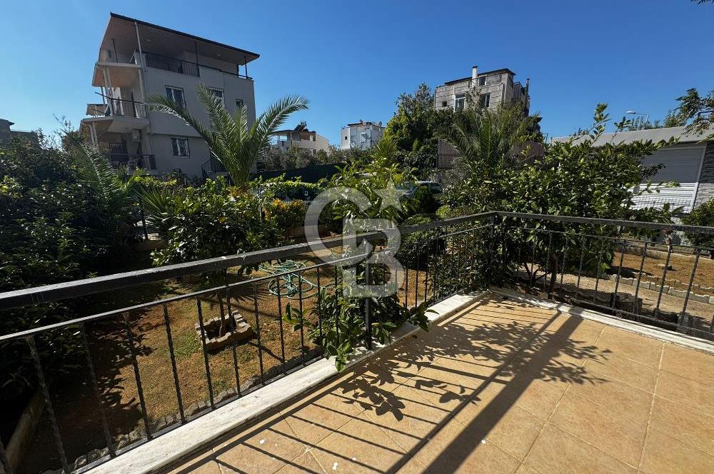 Seferihisar'da Site İçinde Ferah ve Hemen Taşınmaya Uygun 4+2 Tripleks Villa