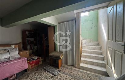 Seferihisar'da Site İçinde Ferah ve Hemen Taşınmaya Uygun 4+2 Tripleks Villa