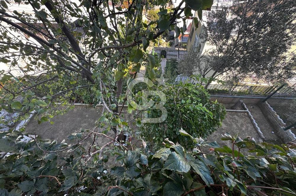 Seferihisar'da Site İçinde Ferah ve Hemen Taşınmaya Uygun 4+2 Tripleks Villa