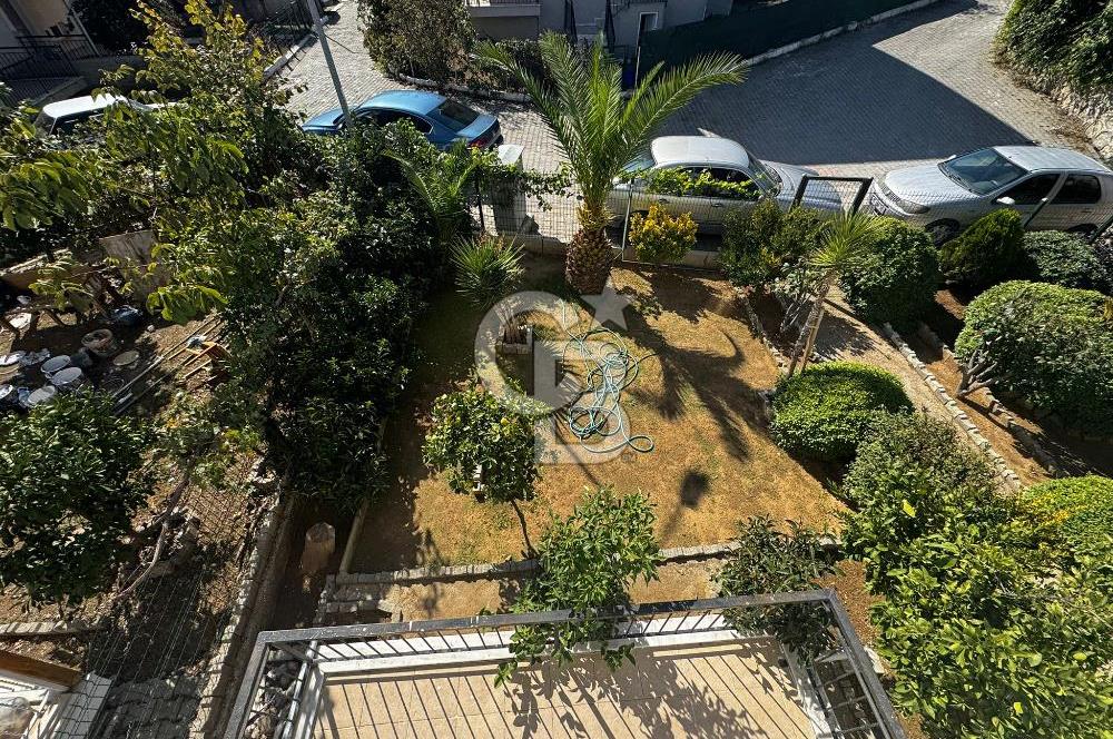 Seferihisar'da Site İçinde Ferah ve Hemen Taşınmaya Uygun 4+2 Tripleks Villa