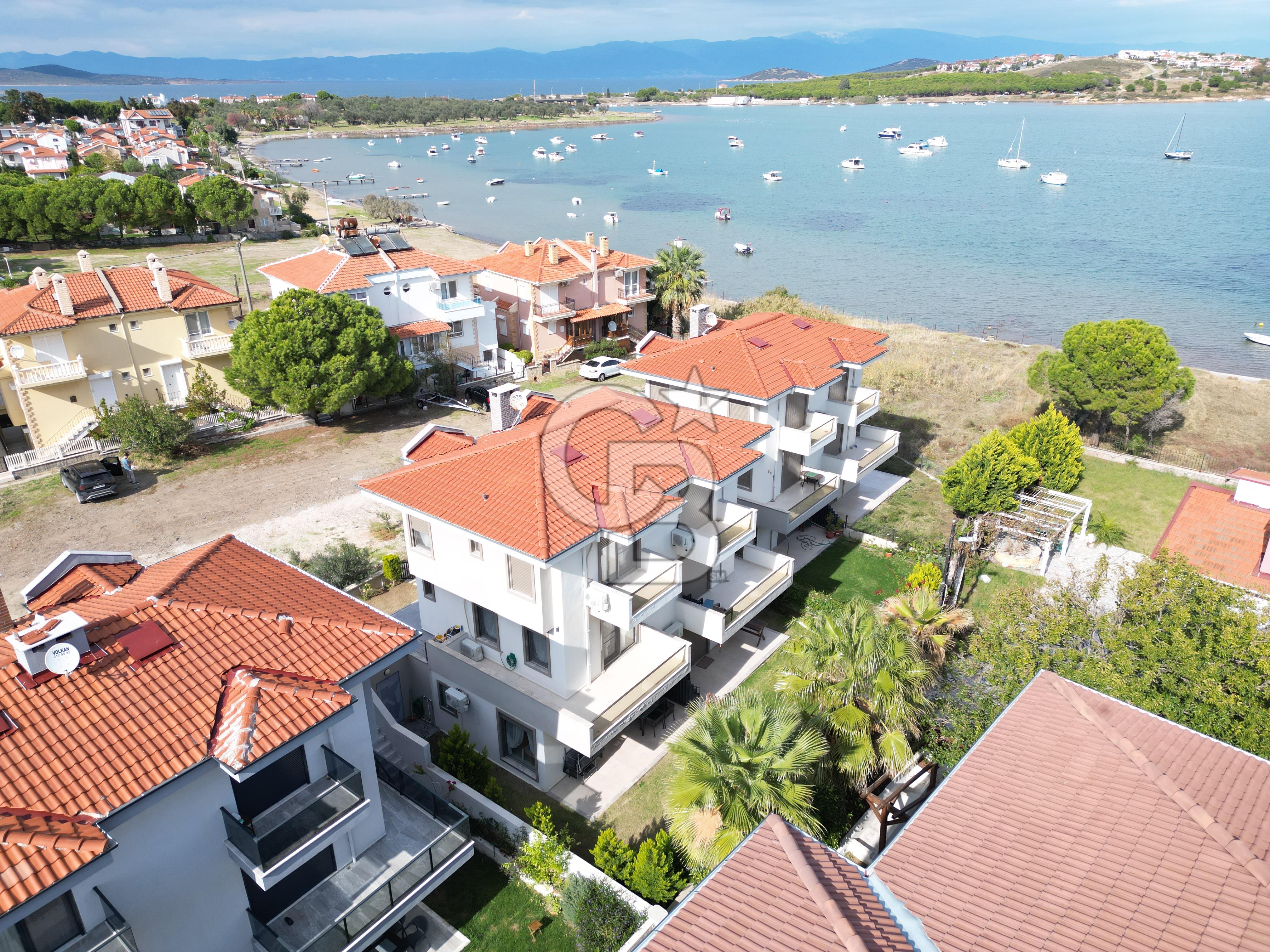 Ayvalık Cunda Adasın’da Deniz Manzaralı Satılık Villa