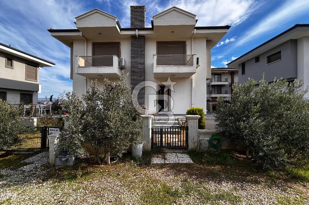 Ayvalık Cunda Adasın’da Deniz Manzaralı Satılık Villa