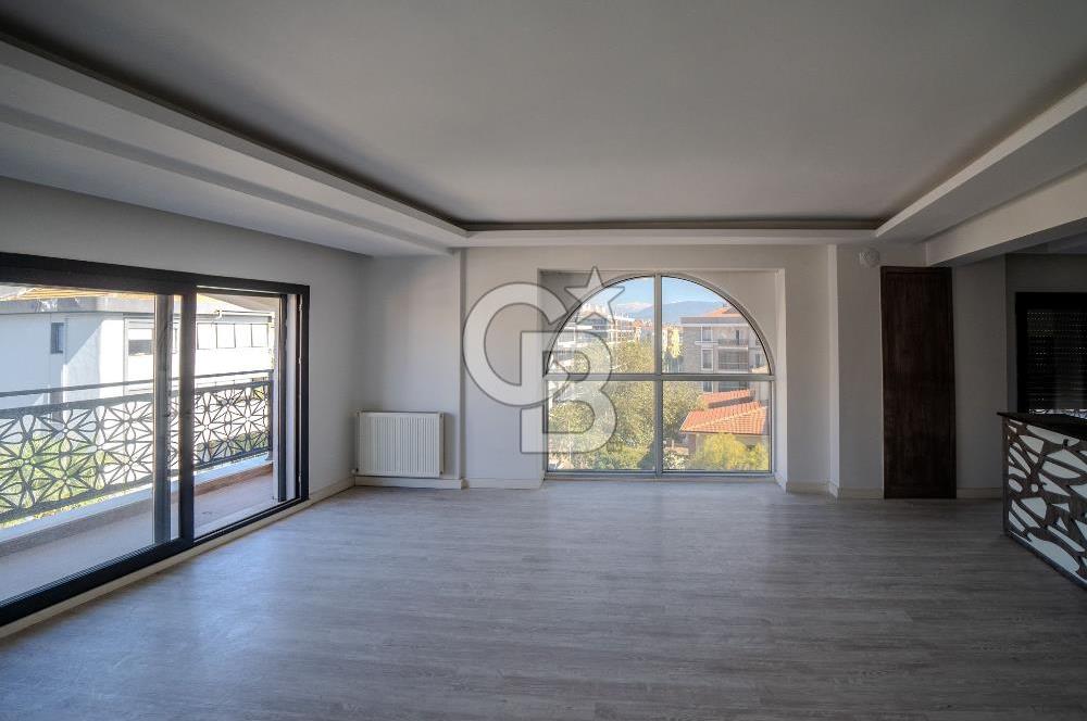 Bostanlı'da Satılık 4+1 Dubleks Daire