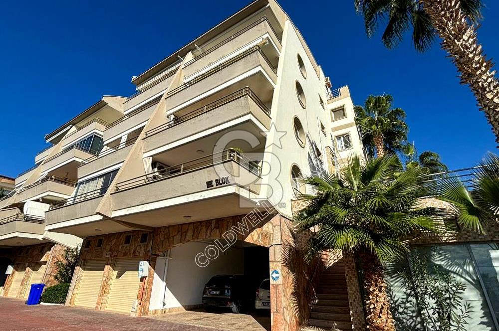 Ege Mahallesinde 7/24 Güvenlikli Havuzlu Sitede Satılık Geniş ve Ferah Daire