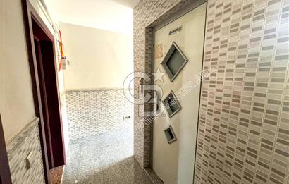Ege Mahallesinde 7/24 Güvenlikli Havuzlu Sitede Satılık Geniş ve Ferah Daire