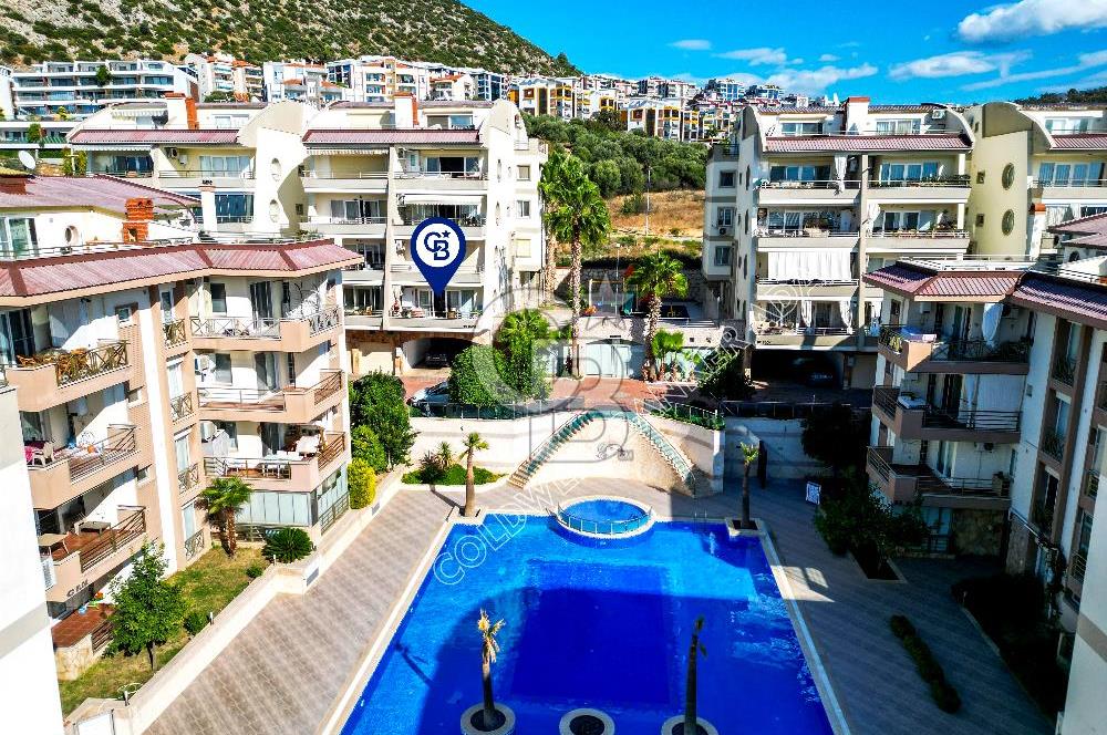 Ege Mahallesinde 7/24 Güvenlikli Havuzlu Sitede Satılık Geniş ve Ferah Daire