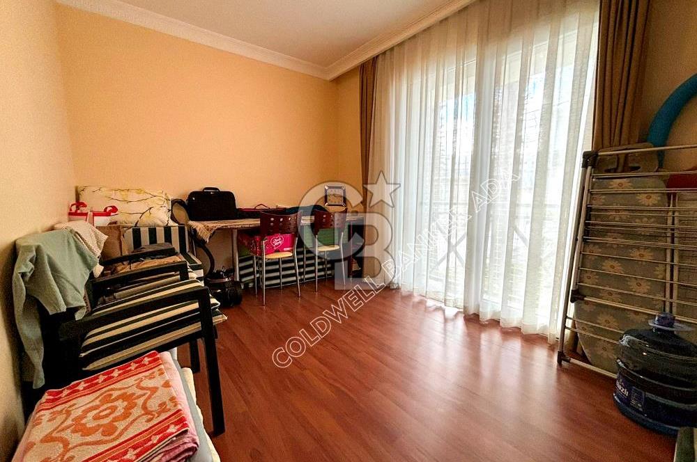 Ege Mahallesinde 7/24 Güvenlikli Havuzlu Sitede Satılık Geniş ve Ferah Daire