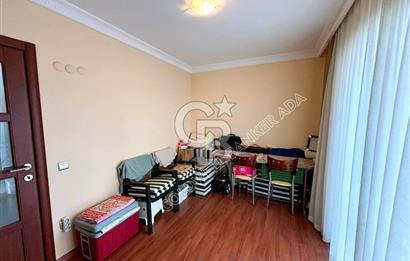 Ege Mahallesinde 7/24 Güvenlikli Havuzlu Sitede Satılık Geniş ve Ferah Daire